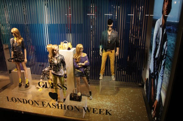 GUESS REGENT STREET 03