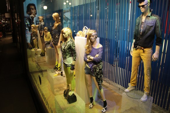 GUESS REGENT STREET 04