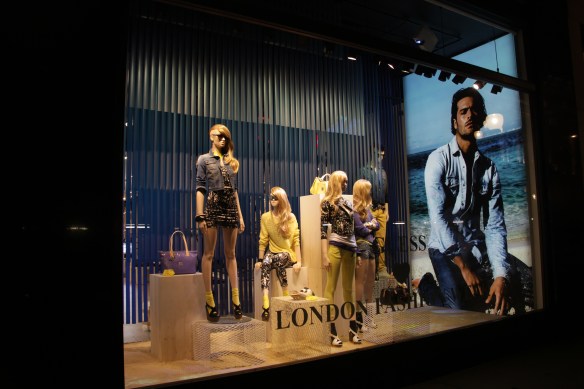 GUESS REGENT STREET 06