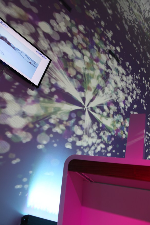 fuorisalone milano 2013 ZONA TORTONA SAMSUNG CHEMICAL_1