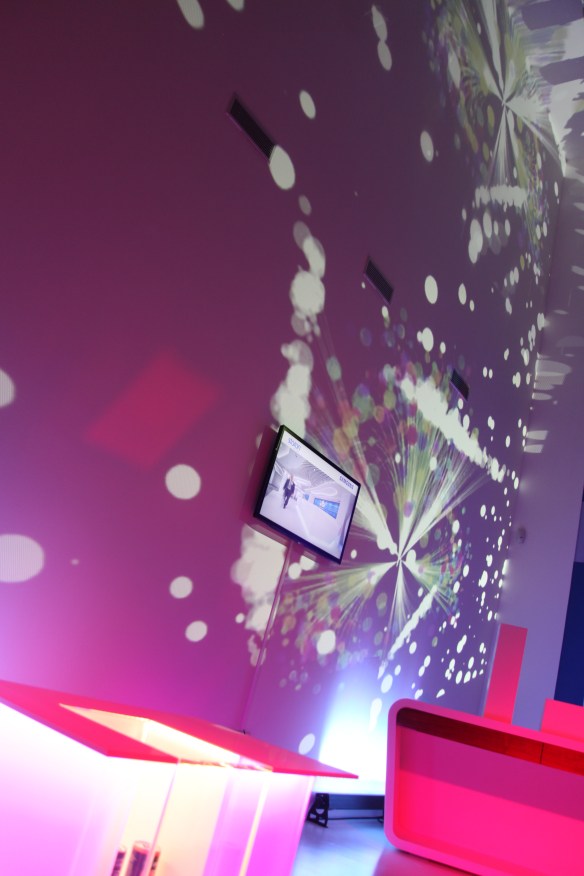 fuorisalone milano 2013 ZONA TORTONA SAMSUNG CHEMICAL_4