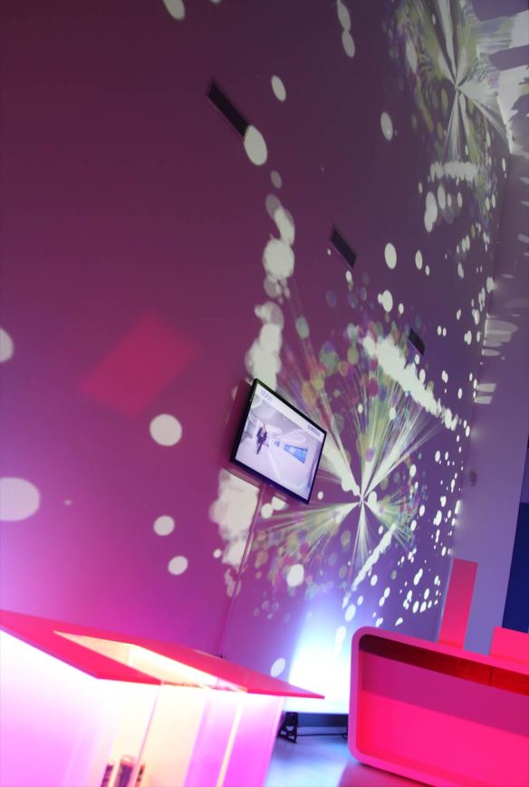 fuorisalone milano 2013 ZONA TORTONA SAMSUNG CHEMICAL_4_1