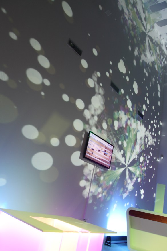 fuorisalone milano 2013 ZONA TORTONA SAMSUNG CHEMICAL_5