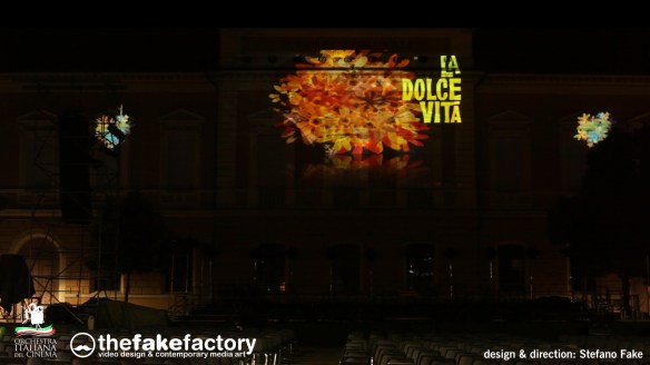 FEDERICO FELLINI . beyond LA DOLCE VITA _32942