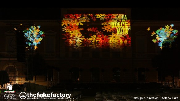 FEDERICO FELLINI . beyond LA DOLCE VITA _33031