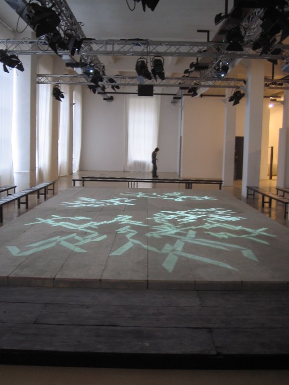 STEFANO FAKE fashion show abstract art intallation 2005_3