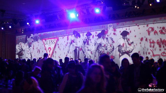 GUESS 3D HOLOGRAPHIC FASHION SHOW RUNAWAY 2014_00579