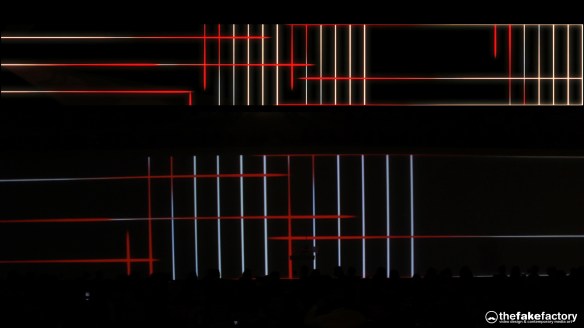 GUESS 3D HOLOGRAPHIC FASHION SHOW RUNAWAY 2014_01096