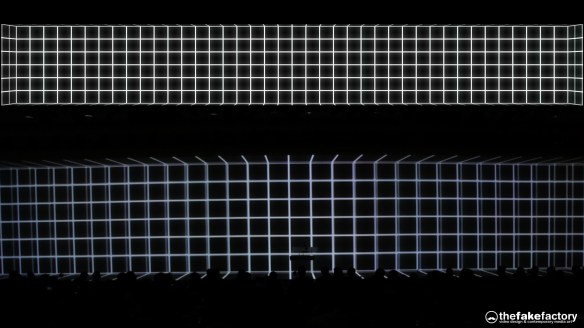 GUESS 3D HOLOGRAPHIC FASHION SHOW RUNAWAY 2014_01299