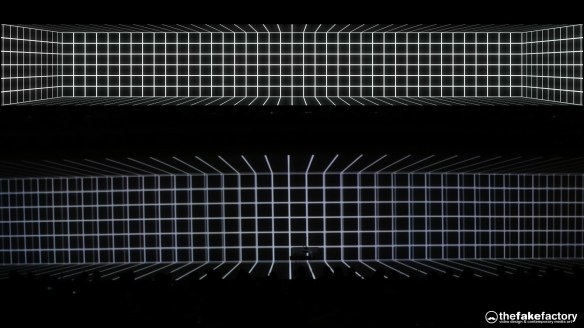 GUESS 3D HOLOGRAPHIC FASHION SHOW RUNAWAY 2014_01308