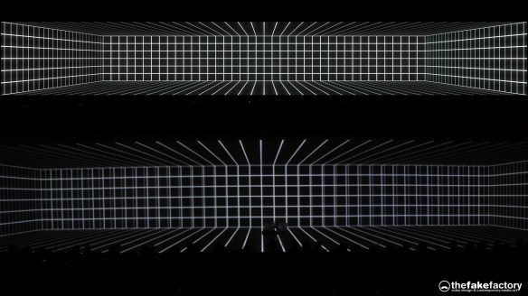 GUESS 3D HOLOGRAPHIC FASHION SHOW RUNAWAY 2014_01318