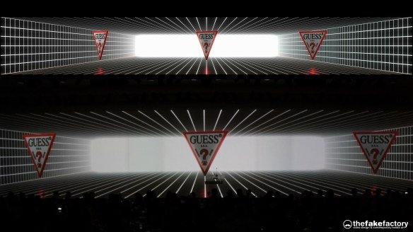 GUESS 3D HOLOGRAPHIC FASHION SHOW RUNAWAY 2014_01454