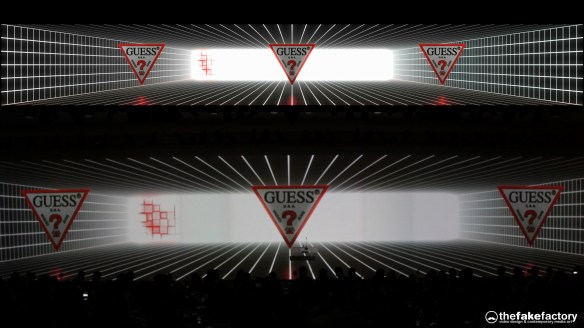 GUESS 3D HOLOGRAPHIC FASHION SHOW RUNAWAY 2014_01480