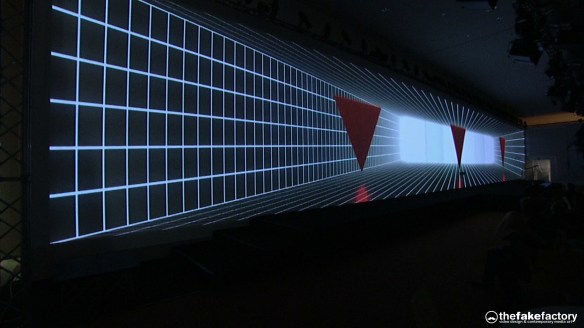 GUESS 3D HOLOGRAPHIC FASHION SHOW RUNAWAY 2014_01699