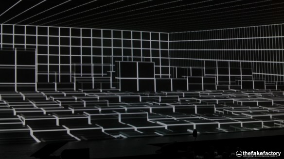 GUESS 3D HOLOGRAPHIC FASHION SHOW RUNAWAY 2014_02036