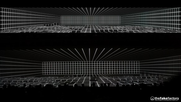 GUESS 3D HOLOGRAPHIC FASHION SHOW RUNAWAY 2014_02160