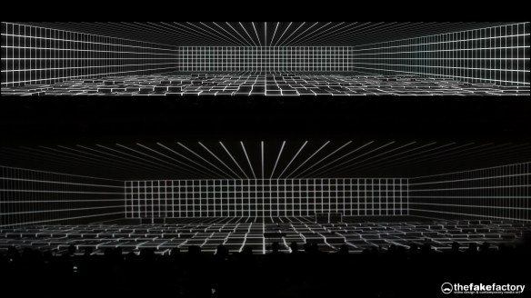 GUESS 3D HOLOGRAPHIC FASHION SHOW RUNAWAY 2014_02355