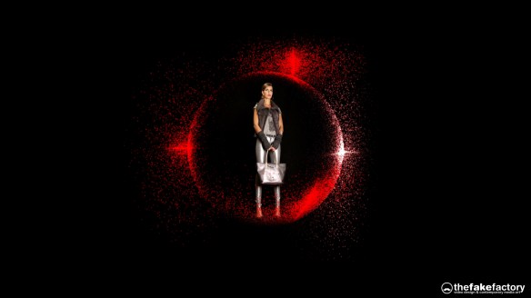 GUESS 3D HOLOGRAPHIC FASHION SHOW RUNAWAY 2014_03711