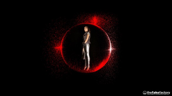 GUESS 3D HOLOGRAPHIC FASHION SHOW RUNAWAY 2014_03778