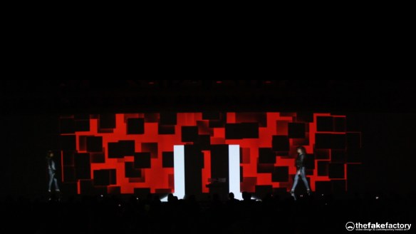 GUESS 3D HOLOGRAPHIC FASHION SHOW RUNAWAY 2014_04947