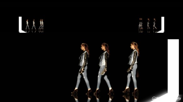 GUESS 3D HOLOGRAPHIC FASHION SHOW RUNAWAY 2014_05279