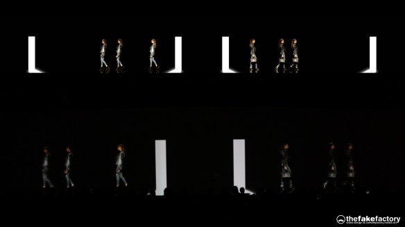 GUESS 3D HOLOGRAPHIC FASHION SHOW RUNAWAY 2014_06411