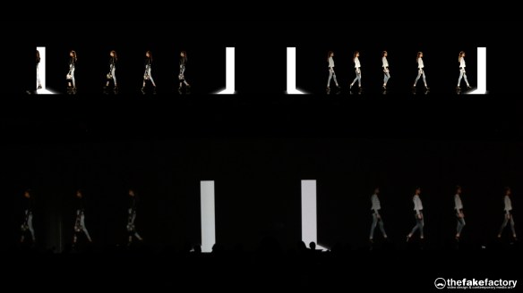 GUESS 3D HOLOGRAPHIC FASHION SHOW RUNAWAY 2014_06675