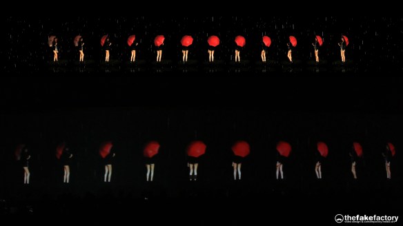 GUESS 3D HOLOGRAPHIC FASHION SHOW RUNAWAY 2014_07261