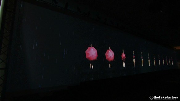 GUESS 3D HOLOGRAPHIC FASHION SHOW RUNAWAY 2014_07515