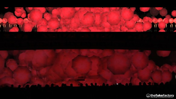 GUESS 3D HOLOGRAPHIC FASHION SHOW RUNAWAY 2014_07988