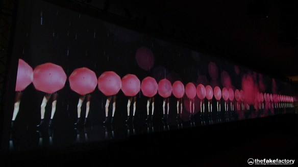 GUESS 3D HOLOGRAPHIC FASHION SHOW RUNAWAY 2014_08005