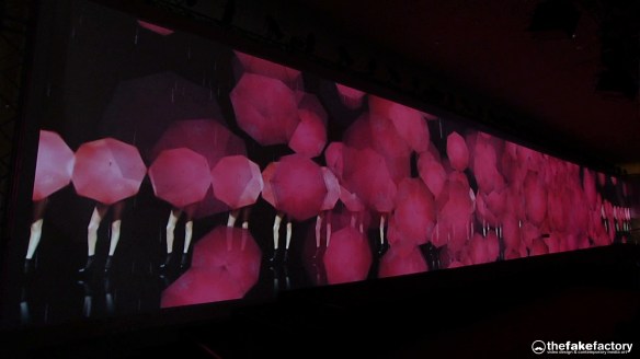 GUESS 3D HOLOGRAPHIC FASHION SHOW RUNAWAY 2014_08026