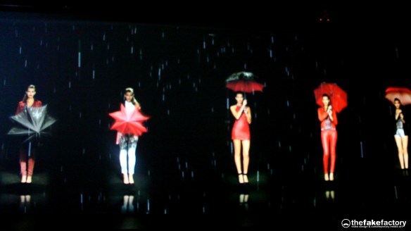 GUESS 3D HOLOGRAPHIC FASHION SHOW RUNAWAY 2014_08307