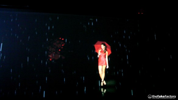 GUESS 3D HOLOGRAPHIC FASHION SHOW RUNAWAY 2014_08945