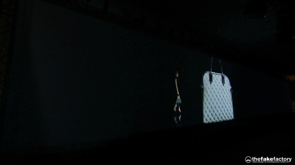 GUESS 3D HOLOGRAPHIC FASHION SHOW RUNAWAY 2014_09711