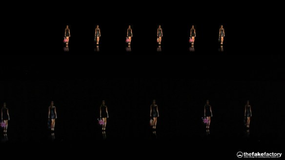 GUESS 3D HOLOGRAPHIC FASHION SHOW RUNAWAY 2014_10032