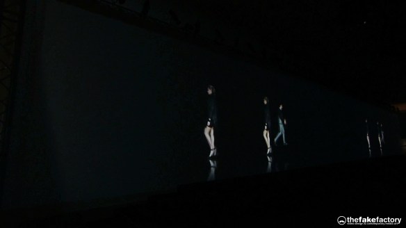 GUESS 3D HOLOGRAPHIC FASHION SHOW RUNAWAY 2014_11382