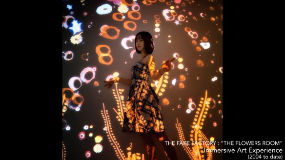 the fake factory the flowers room_00099