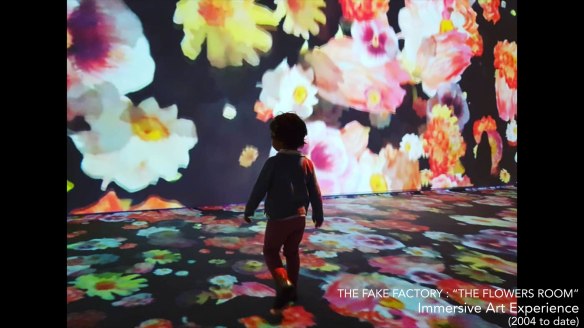 the fake factory the flowers room_00320