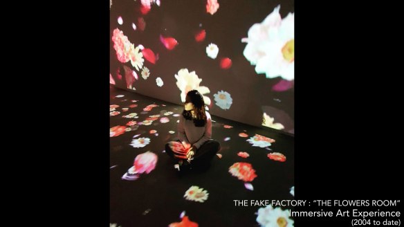 the fake factory the flowers room_00383