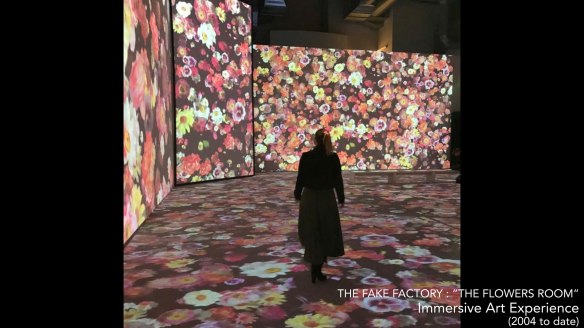 the fake factory the flowers room_00396