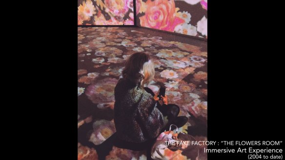the fake factory the flowers room_00401